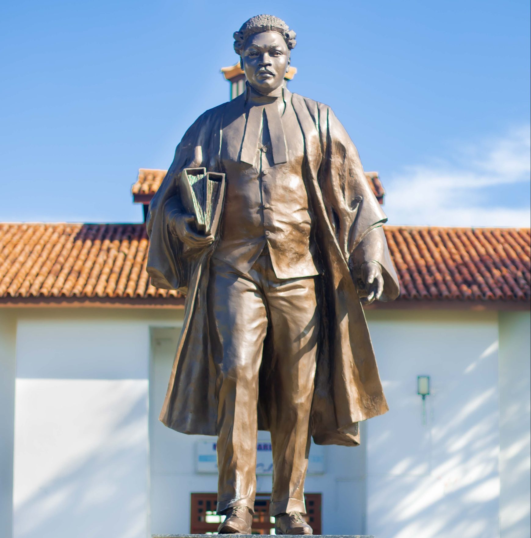 sarbah statue